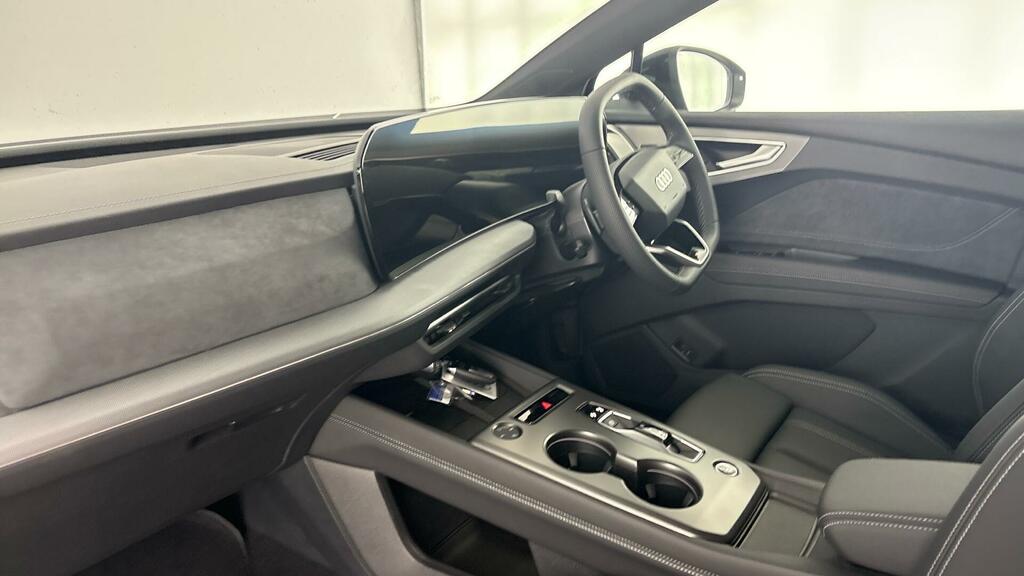 Audi Q4 E Tron 210Kw 45 Quattro 82Kwh Black Edition 2026 Grey #12