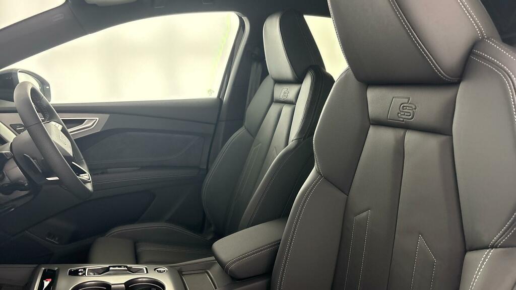 Audi Q4 E Tron 210Kw 45 Quattro 82Kwh Black Edition 2026 Grey #34