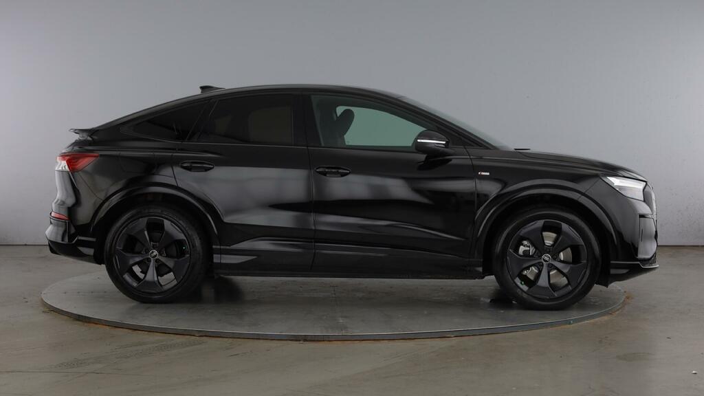 Audi Q4 E Tron Q4 Sportback Black Edition Performance 210 00 Kw Black #3