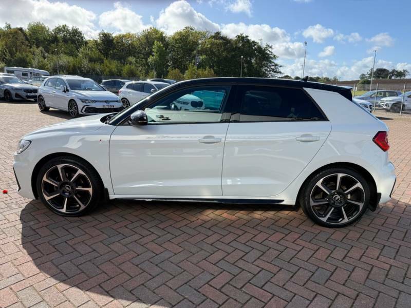 Audi A1 Sportback 30 1.0T Fsi 110 Black Edition Black #5