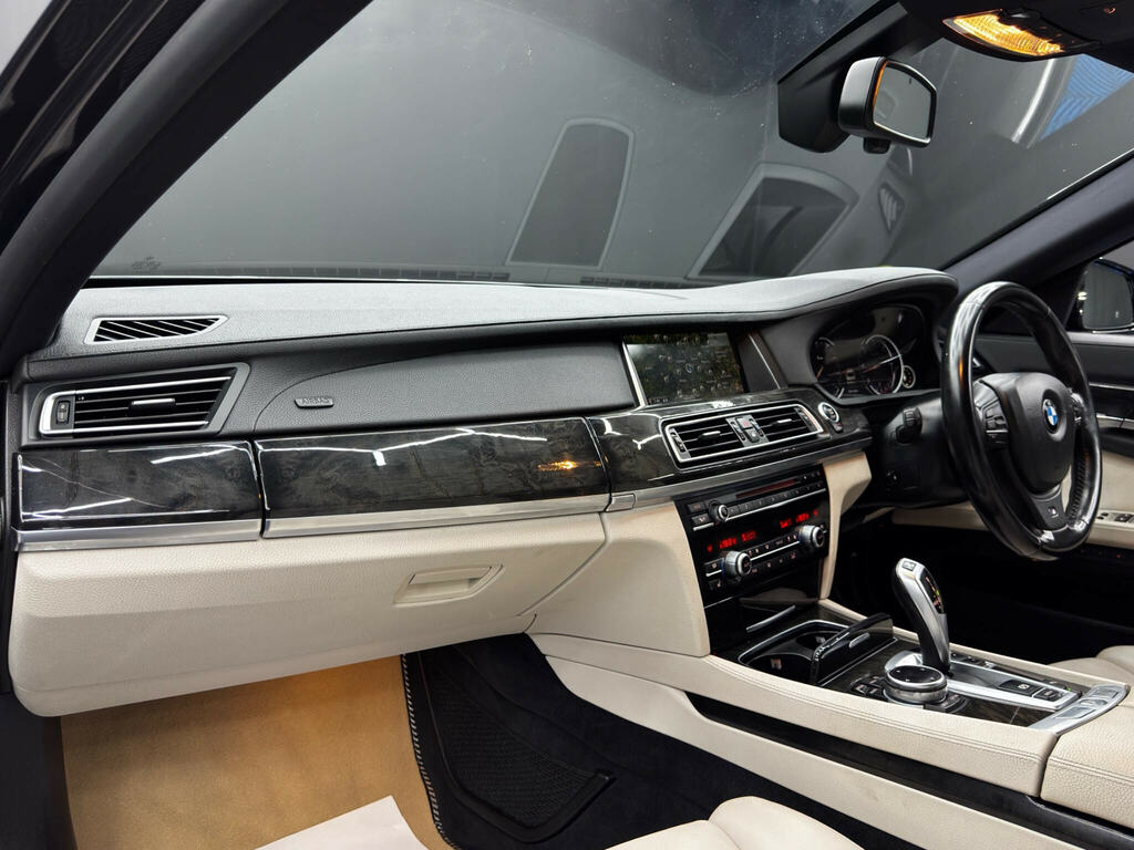 BMW 7 Series 730D M Sport Black #11