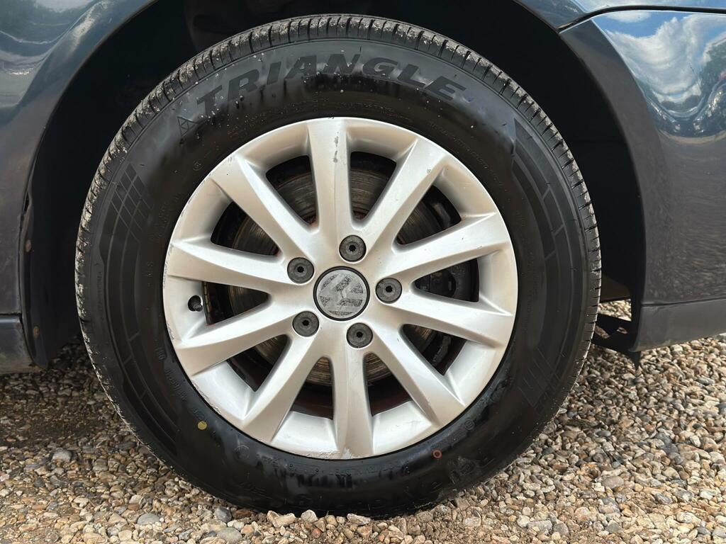 Volkswagen Golf Hatchback 2.0 Tdi Dpf Gt Dsg 200707 Black #38