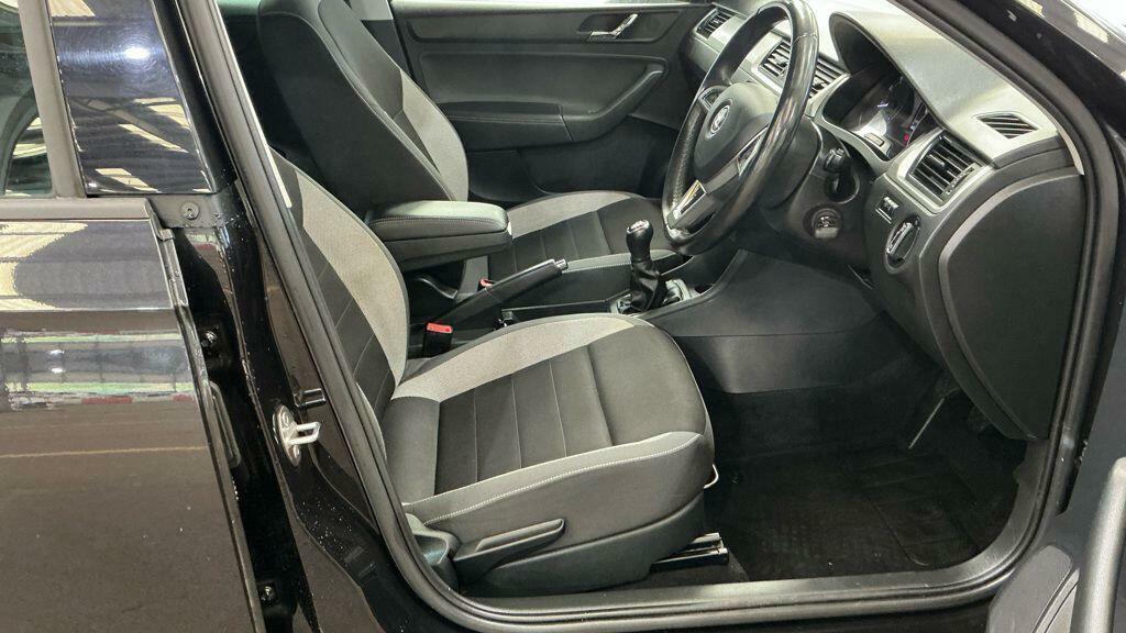 Skoda Rapid Spaceback 1.2 Tsi Se Sport Hatchback Blue #11