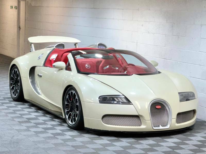 Bugatti Veyron - 2010 10 White