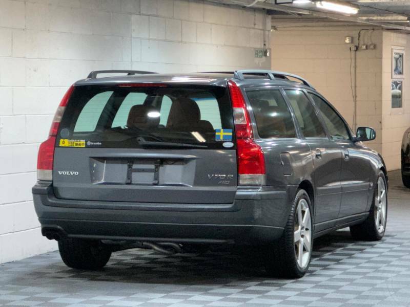 Volvo V70 2.5 R Estate Geartronic 270 Gkm, 300 Grey #4