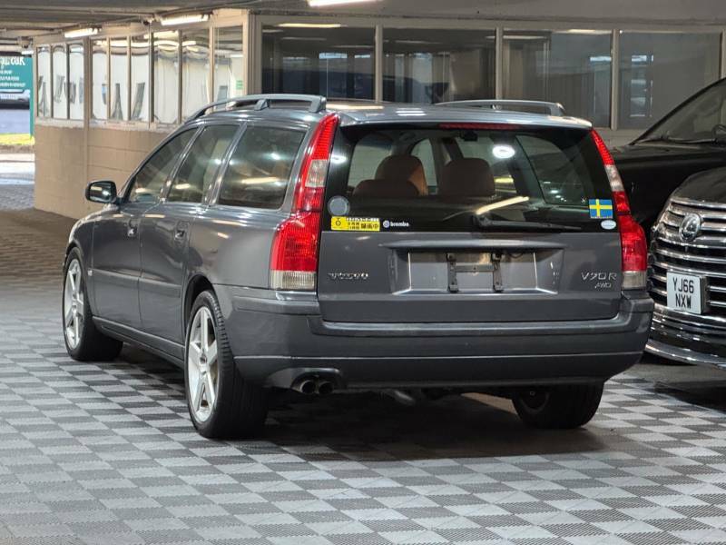 Volvo V70 2.5 R Estate Geartronic 270 Gkm, 300 Grey #3