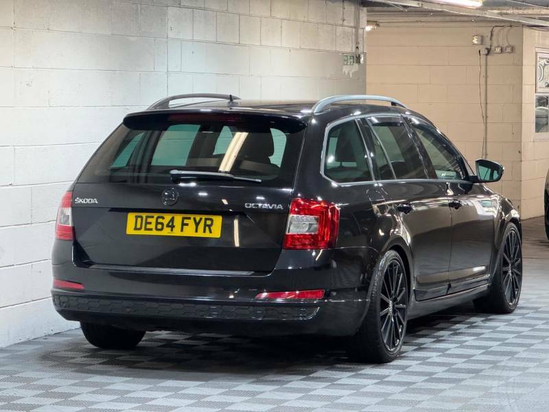 Skoda Octavia 1.6 Tdi Cr Black Edition Black #4