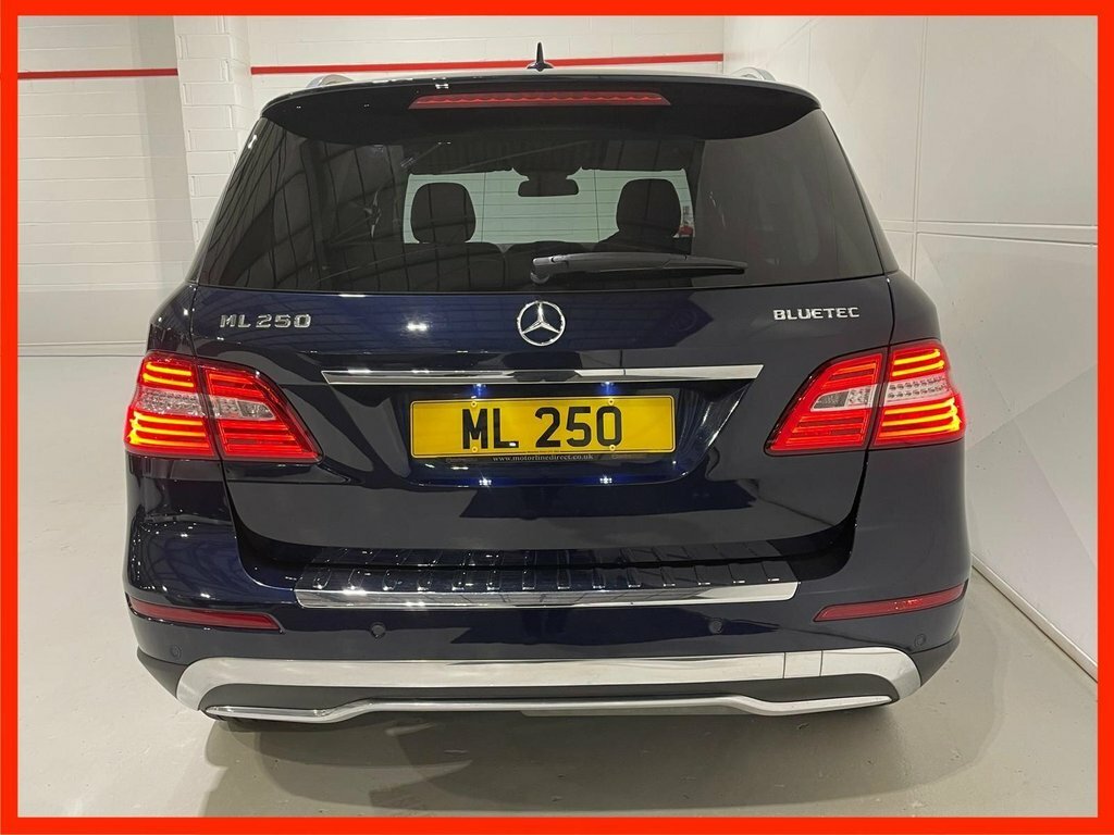 Mercedes-Benz M Class 2.1 Ml250 Bluetec Se Executive Suv G- Blue #4