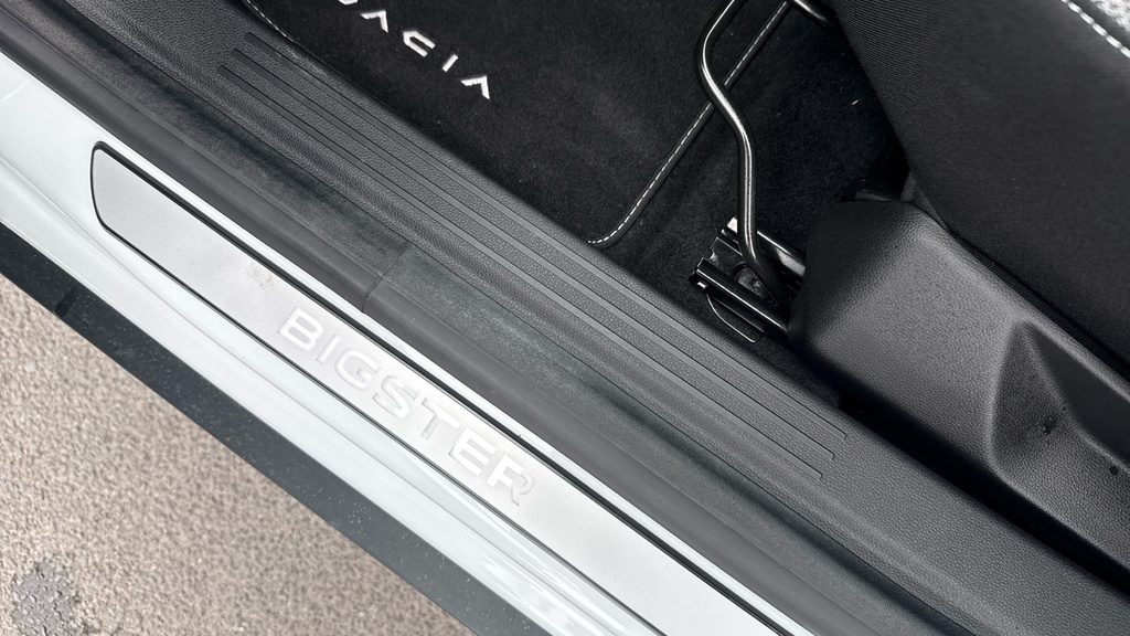 Dacia Bigster 1.8 Hybrid 155 Journey Grey #26