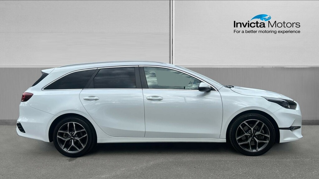 Kia Ceed Estate White #2