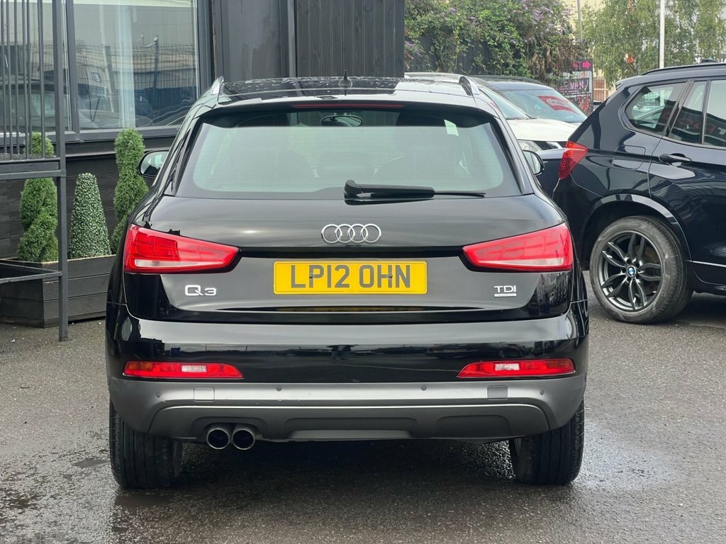 Audi Q3 2L Se Black #4