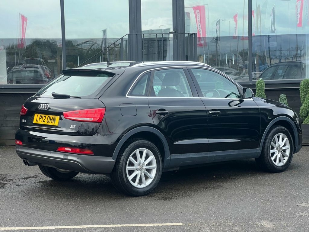 Audi Q3 2L Se Black #3