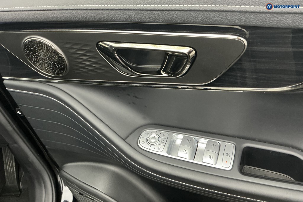 Omoda E5 5 150Kw Noble 61Kwh Estate Black #32