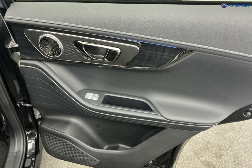 Omoda E5 5 150Kw Noble 61Kwh Estate Black #33