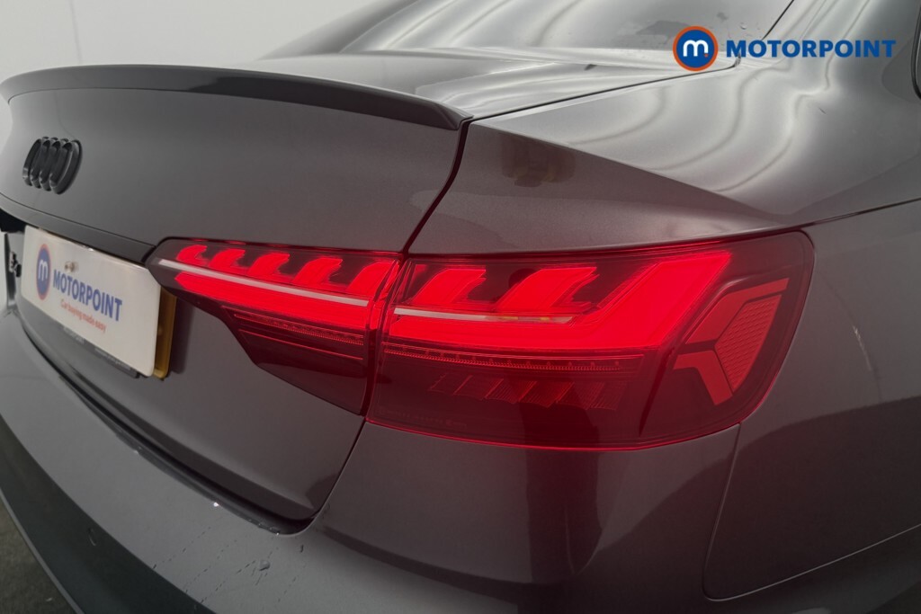 Audi A4 2.0 Tdi 40 Black Edition Saloon S Troni Black #29