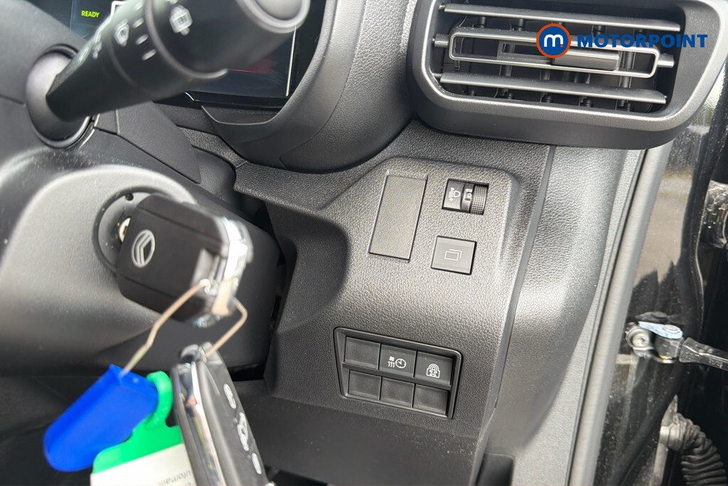 Citroen e-Berlingo 100Kw Plus XL 52Kwh 7 Seat Green #23