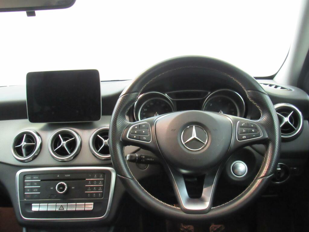 Mercedes-Benz GLA Class 2.1 Gla200d Se Executive Euro 6 Ss Black #13