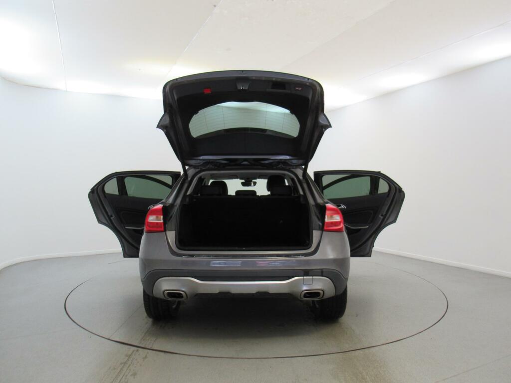 Mercedes-Benz GLA Class 2.1 Gla200d Se Executive Euro 6 Ss Black #25