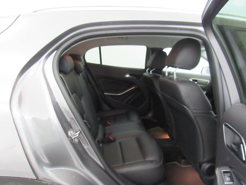 Mercedes-Benz GLA Class 2.1 Gla200d Se Executive Euro 6 Ss Black #11