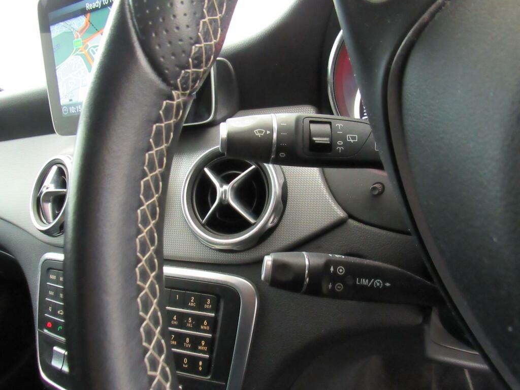 Mercedes-Benz GLA Class 2.1 Gla200d Se Executive Euro 6 Ss Black #21