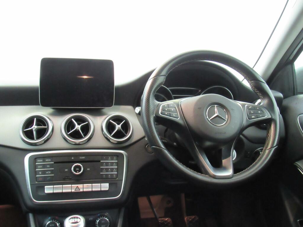 Mercedes-Benz GLA Class 2.1 Gla200d Se Executive Euro 6 Ss Black #12