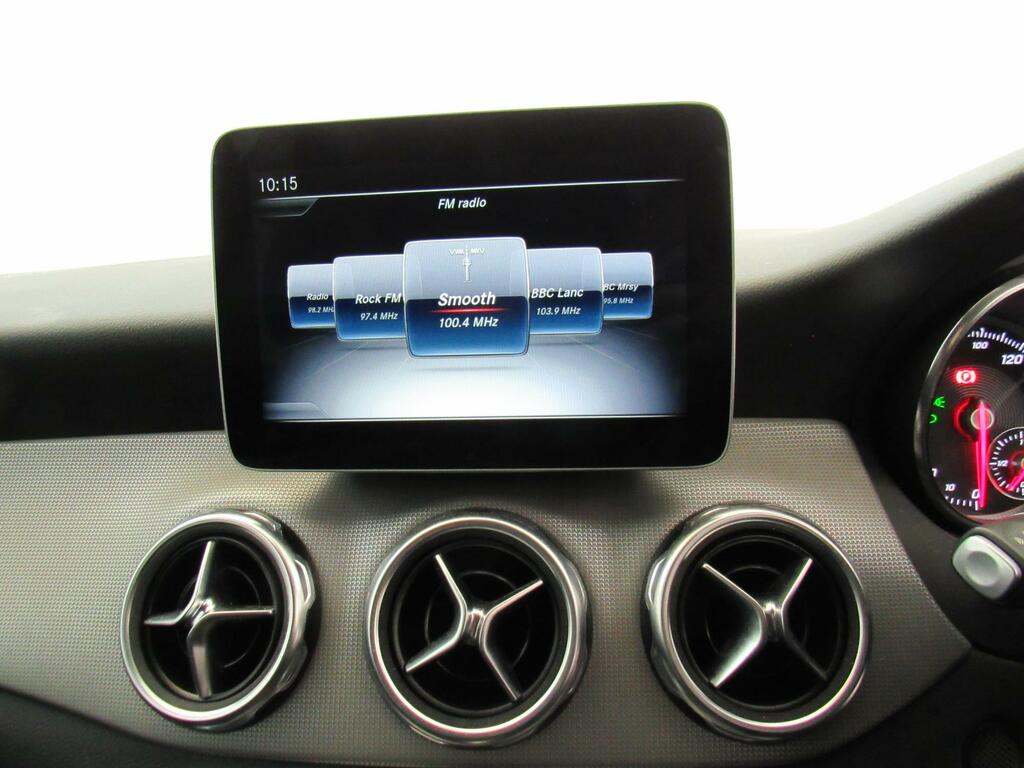 Mercedes-Benz GLA Class 2.1 Gla200d Se Executive Euro 6 Ss Black #16