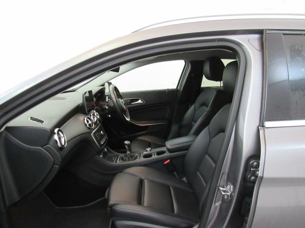 Mercedes-Benz GLA Class 2.1 Gla200d Se Executive Euro 6 Ss Black #10
