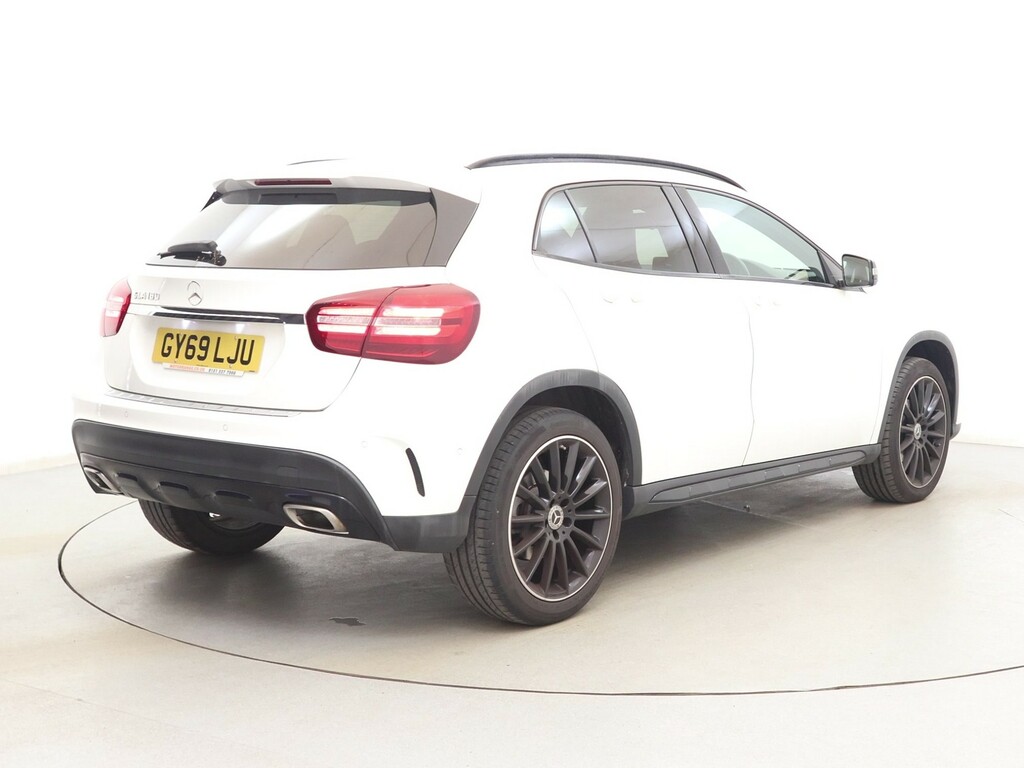 Mercedes-Benz GLA Class Gla 180 Amg Line Edition White #5