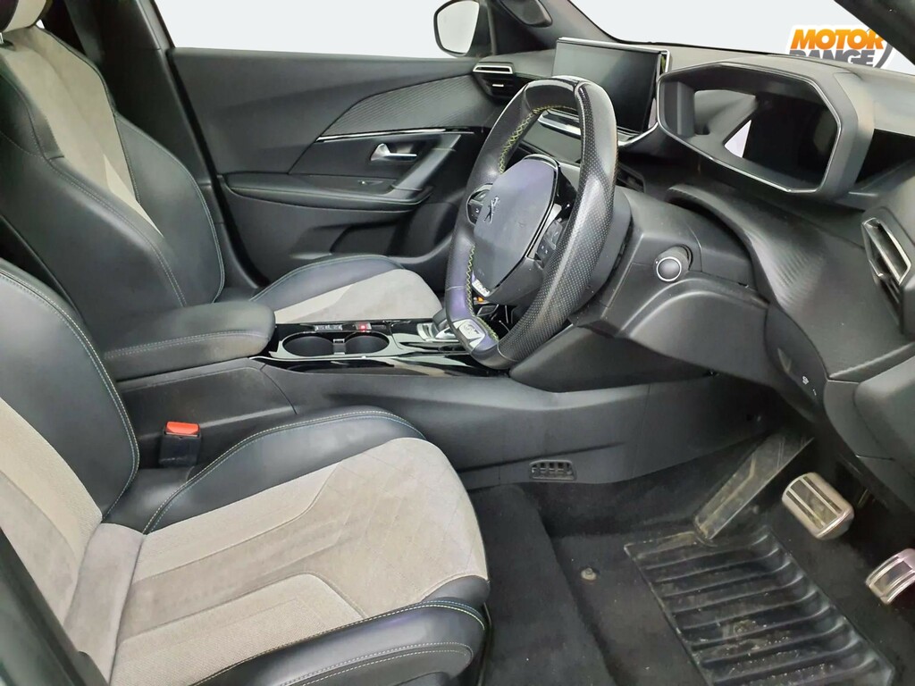 Peugeot e-2008 50Kwh Allure Premium Red #10