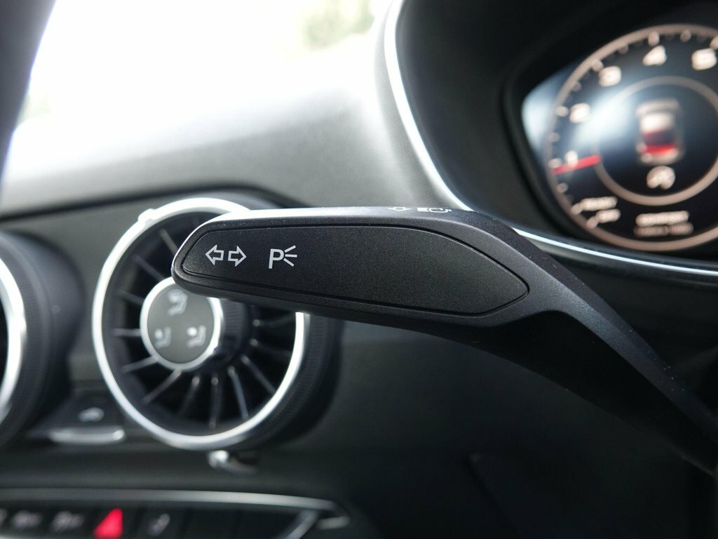 Audi TT Roadster Black Edition 2.0 Tdi Ultra 184 Ps 6-Spe White #23
