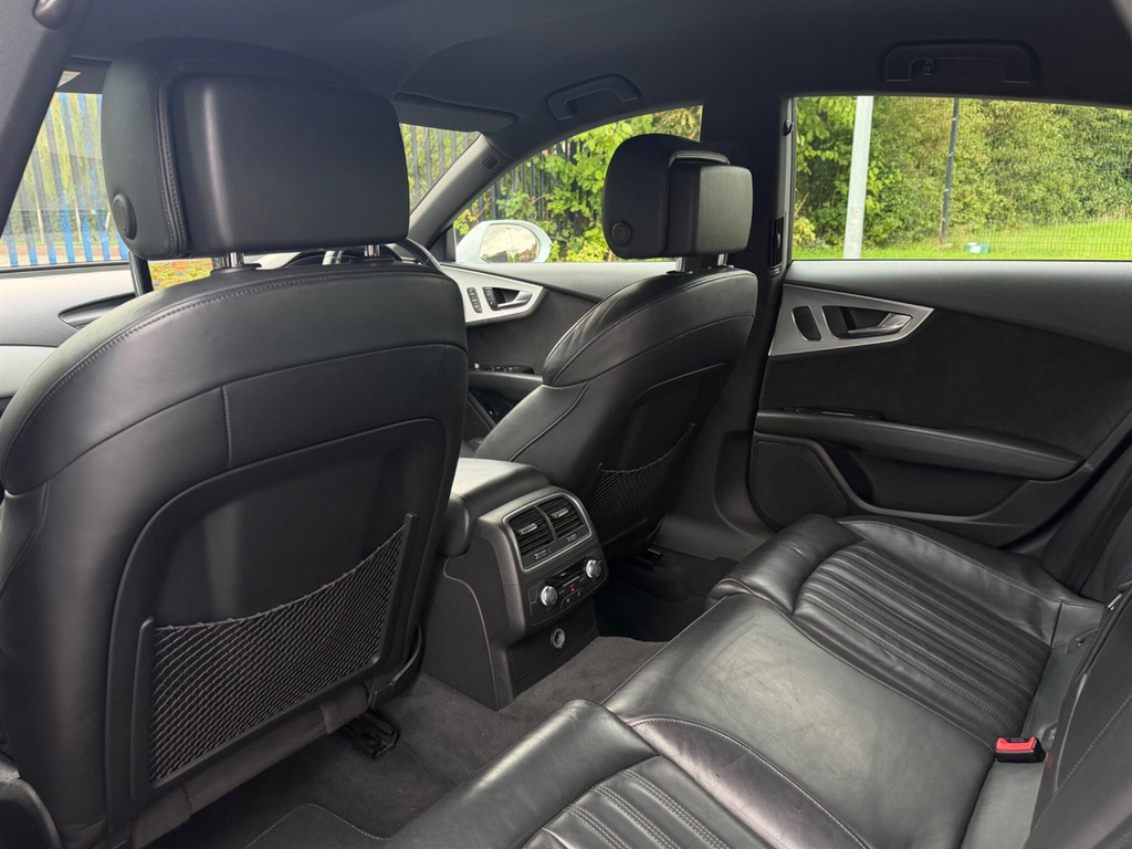 Audi A7 4.0 Rs7 Sportback Tfsi V8 Quattro 553 Bhp Black #19