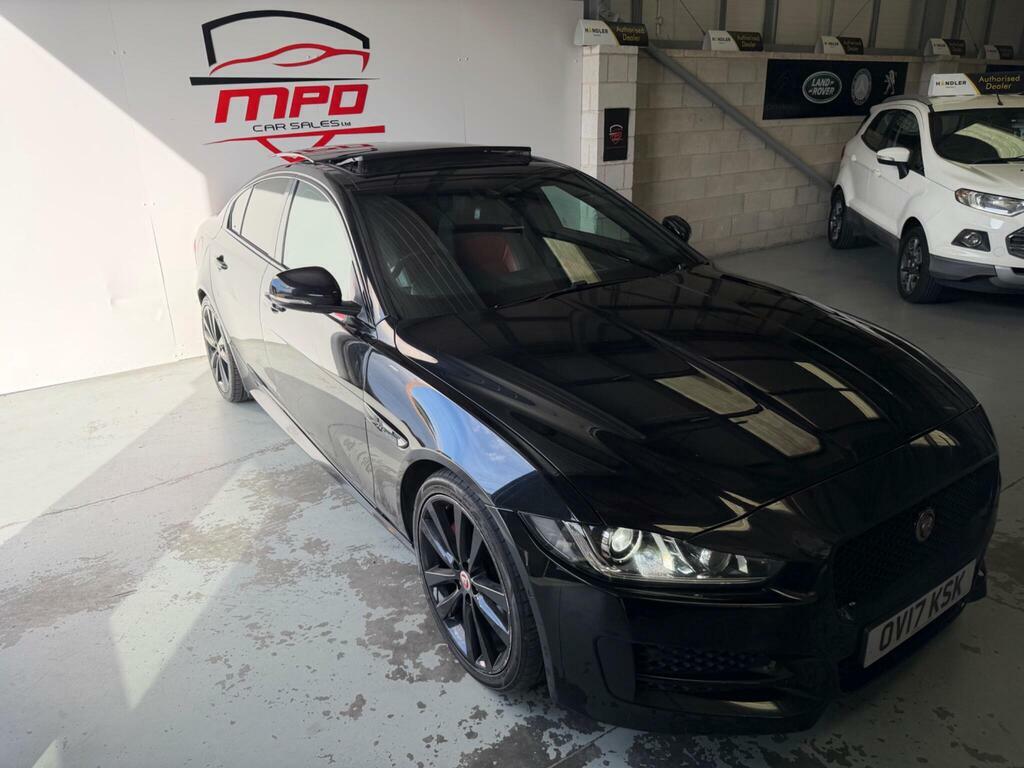 Jaguar XE 2.0D R-sport Saloon Black #5