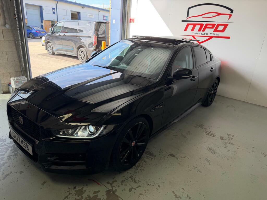 Jaguar XE 2.0D R-sport Saloon Black #2