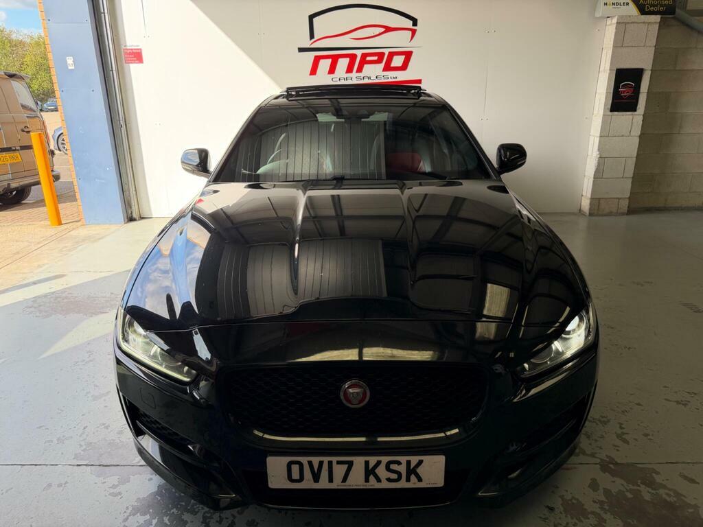 Jaguar XE 2.0D R-sport Saloon Black #4
