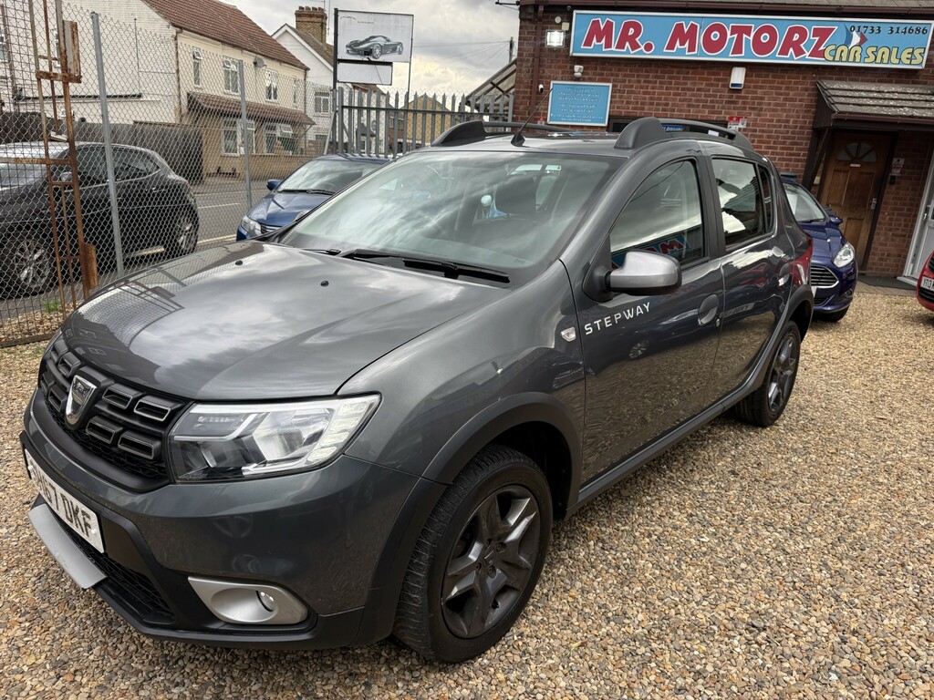 Dacia Sandero Stepway 1.5 Stepway Se Summit Dci 90 2017 Grey #2