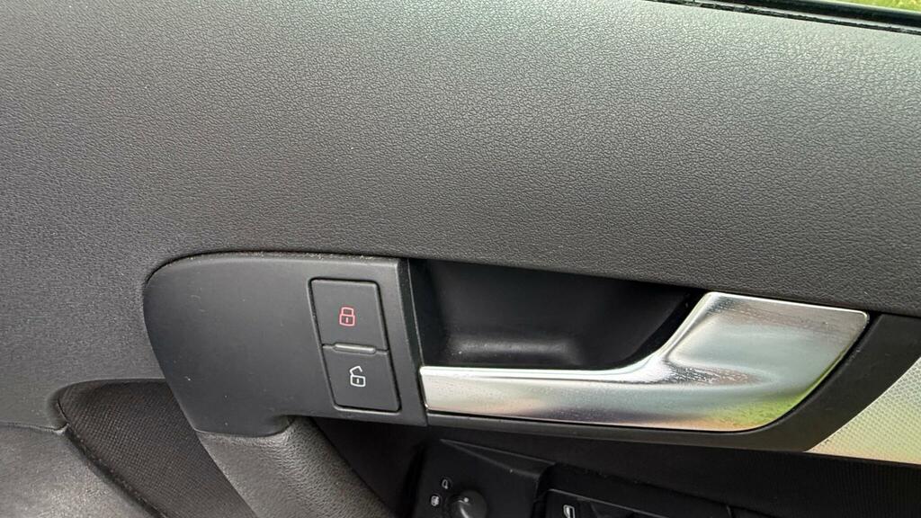 Audi A3 Sport 1.9 Tdie Sportback 5-Door Hatchback Black #55