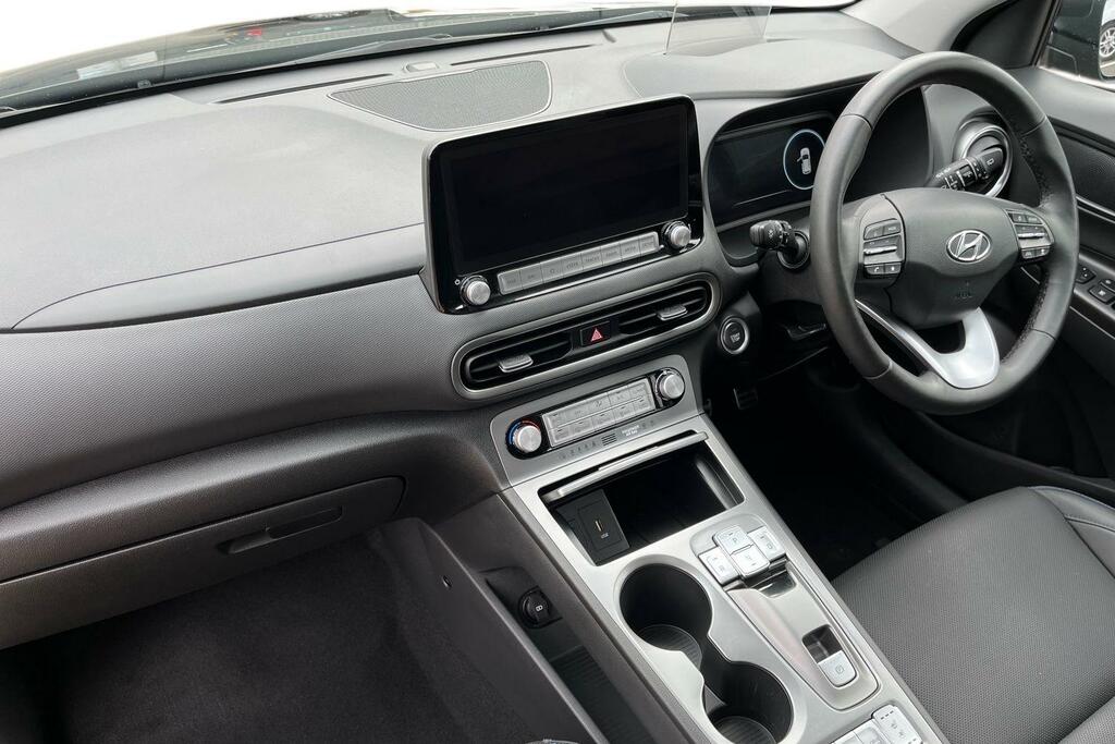 Hyundai Kona 64Kwh Ultimate 10.5Kw Charger Black #2