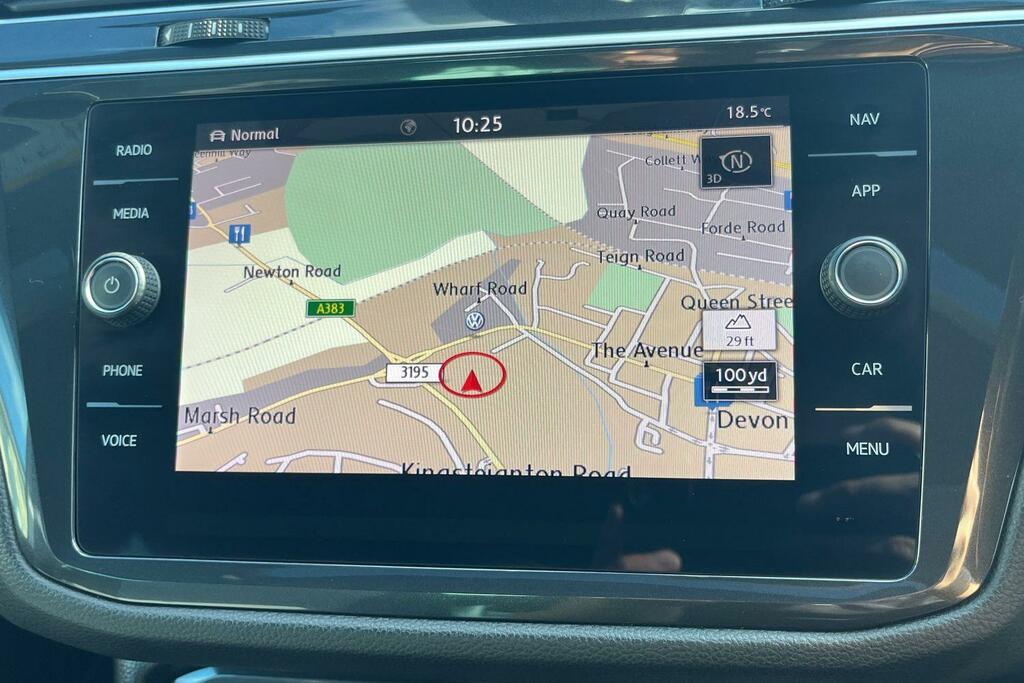 Volkswagen Tiguan Se Navigation White #12