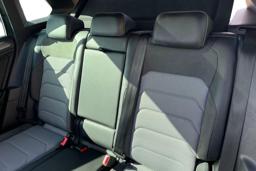 Volkswagen Tiguan Se Navigation White #19