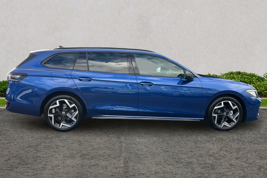 Volkswagen Passat 1.5 Etsi Mhev R-line Estate Hybrid Dsg Blue #4