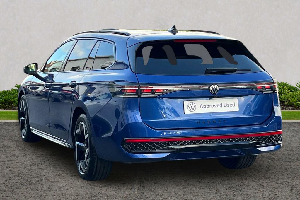 Volkswagen Passat 1.5 Etsi Mhev R-line Estate Hybrid Dsg Blue #3