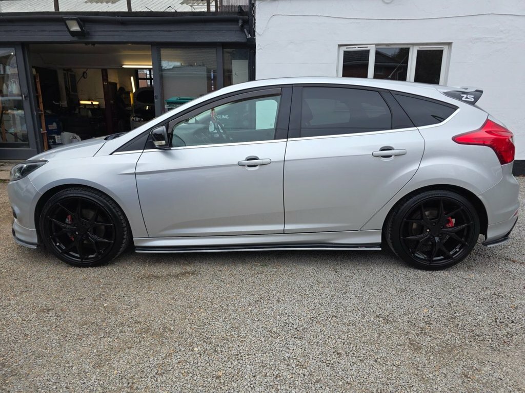 Ford Focus 2.0T Ecoboost St-3 Euro 5 Ss Black #4