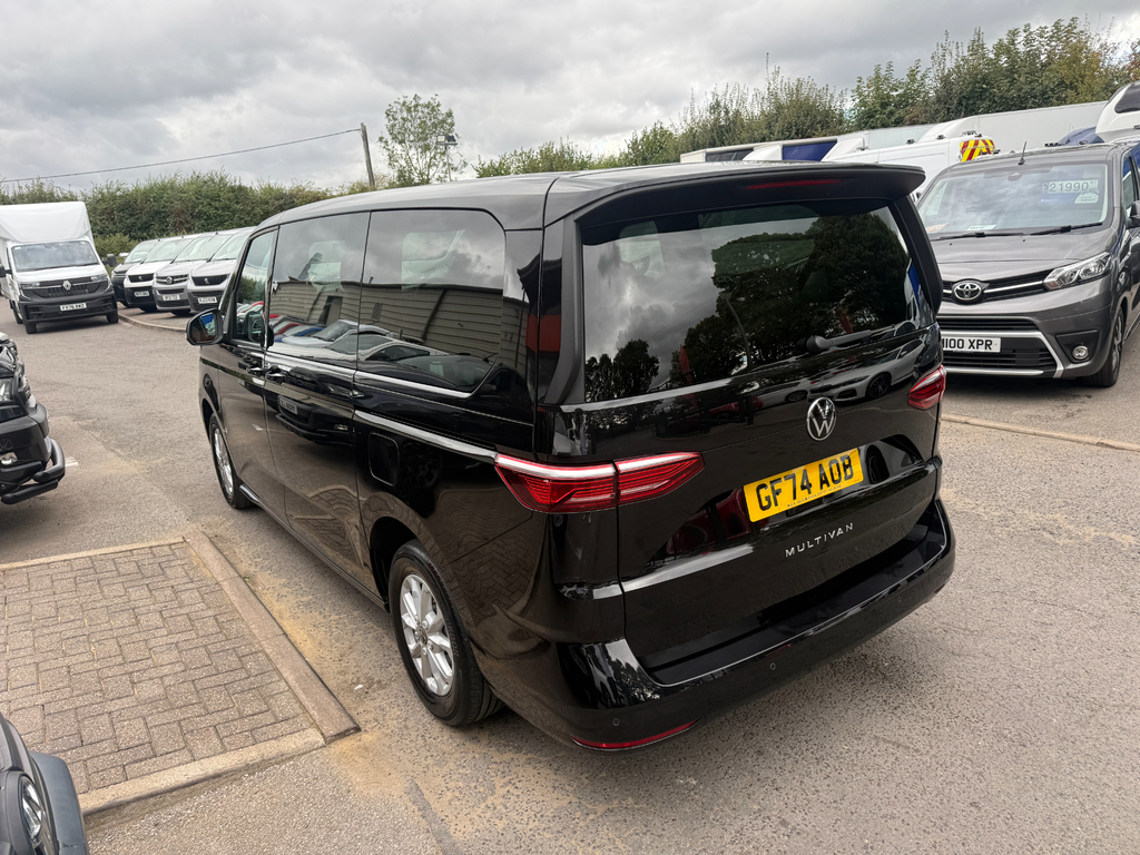 Volkswagen Multivan Life Tdi Dsg 7 Seater Black #5