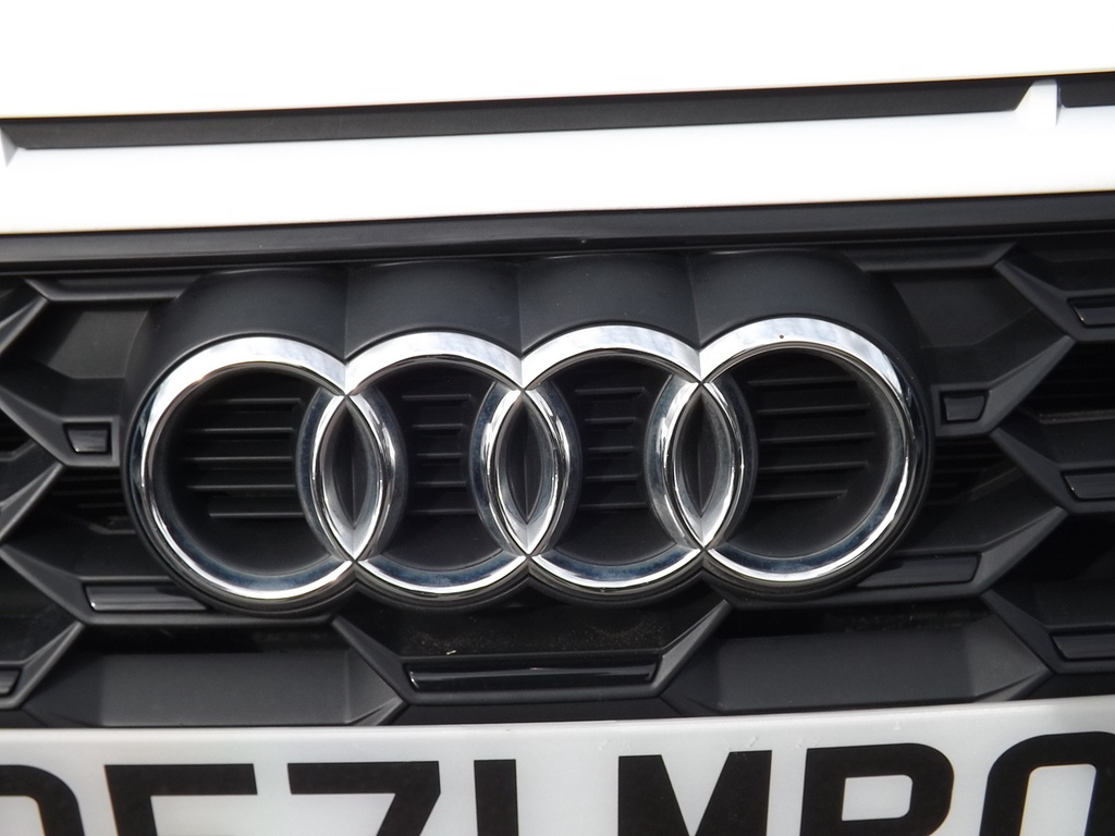 Audi A3 Tfsie S Line Competition White #5