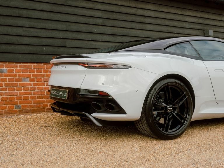 Aston Martin DBS V12 Superleggera Touchtronic 5.2 White #24