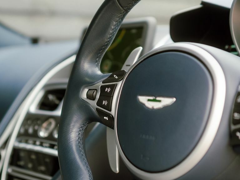 Aston Martin DBS V12 Superleggera Touchtronic 5.2 White #32