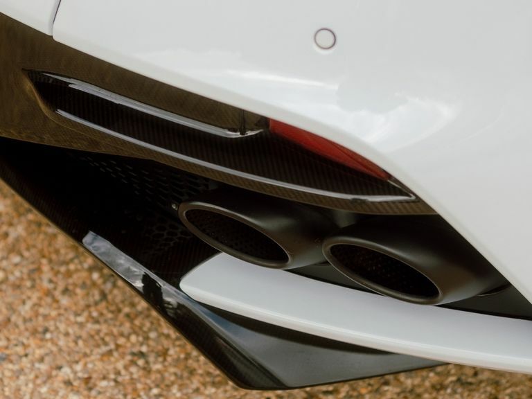 Aston Martin DBS V12 Superleggera Touchtronic 5.2 White #25