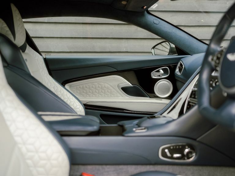 Aston Martin DBS V12 Superleggera Touchtronic 5.2 White #50