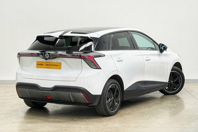 MG MG4 64Kwh Trophy Long Range Hatchback Aut White #6