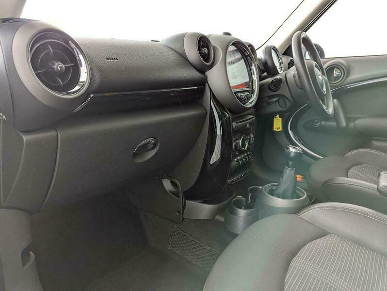Mini Countryman Countryman Cooper D White #23